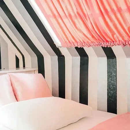 Mona Glamping Caravan مكان تخييم سفيريهيسار