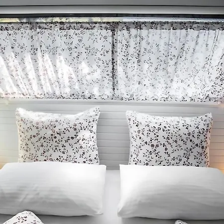 Campsite Mona Glamping Caravan