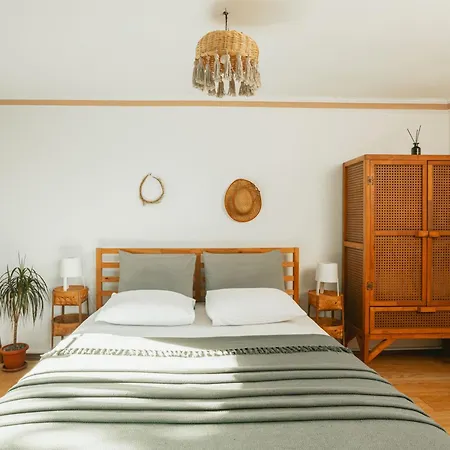 Mona Glamping Caravan *