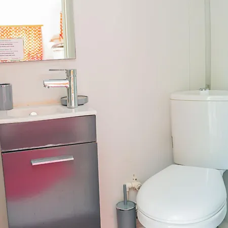 Mona Glamping Caravan Campsite *