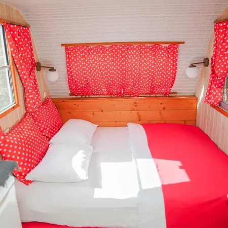 Campsite Mona Glamping Caravan