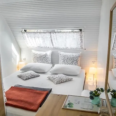 Camping Mona Glamping Caravan