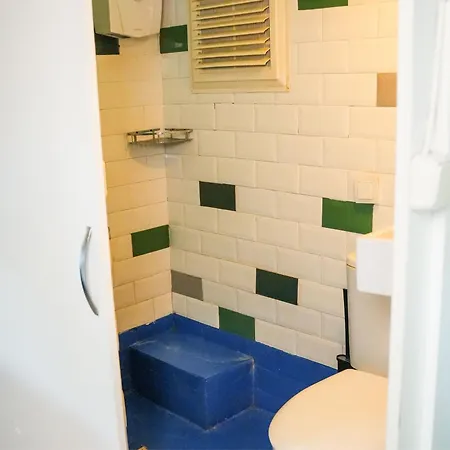 Mona Glamping Caravan Campsite *